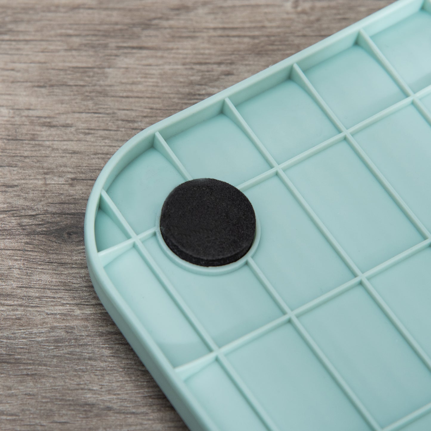Purrfectly Clean – The Litter Box That Keeps It Classy (And Tidy!)